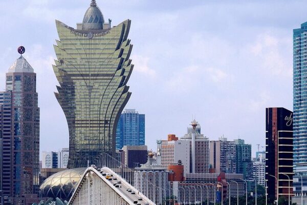 Discover Macao’s Must-Visit Spots for Food, Fashion & Fun! 🎉 Discover_Macao_s_Must_Visit_Spots_for_Food__Fashion___Fun___