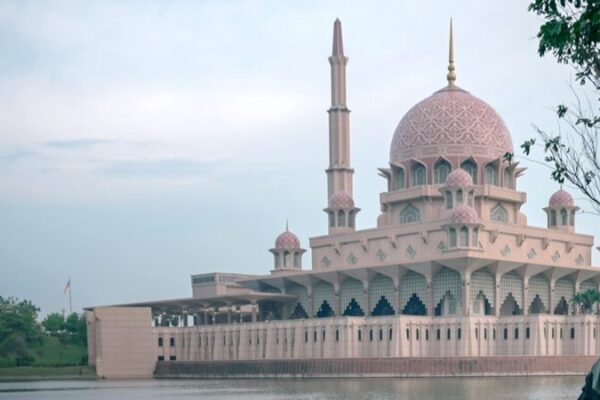 Discover Malaysia’s Rich Diversity Along the Silk Road Discover_Malaysia_s_Rich_Diversity_Along_the_Silk_Road