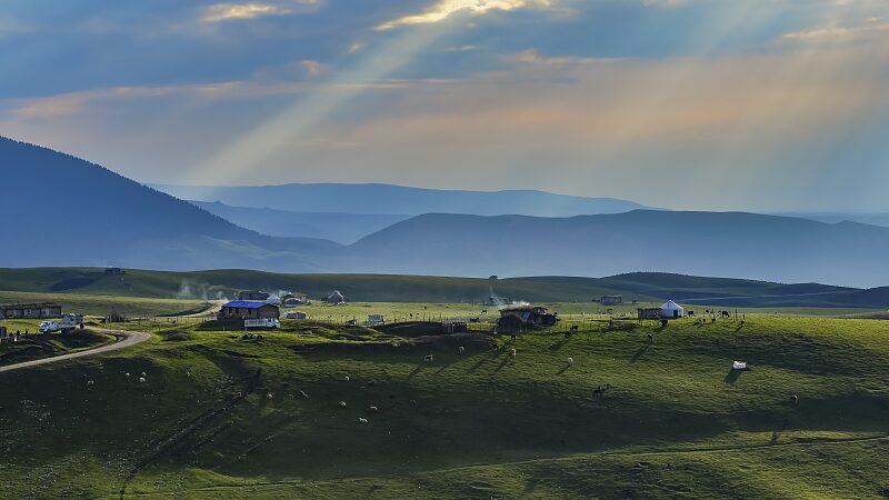 Discover_Qiongkushitai__Xinjiang_s_Hidden_Nomadic_Paradise video poster