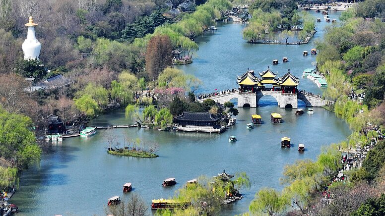 Discover_Slender_West_Lake_s_Night_Magic__A_Tang_Dynasty_Dream__ - News for amigos, by amigos Discover_Slender_West_Lake_s_Night_Magic__A_Tang_Dynasty_Dream__