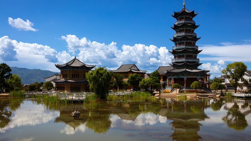Discover_the_Enchanting_Art_of_Jianchuan_s_Wood_Carving_Town_____poster - News for amigos, by amigos Discover_the_Enchanting_Art_of_Jianchuan_s_Wood_Carving_Town____ video poster