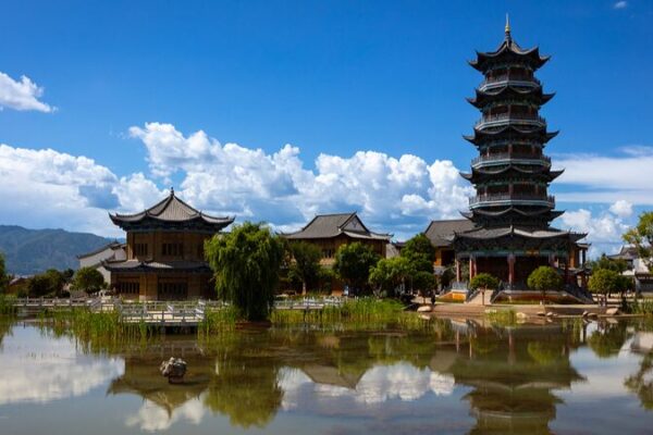 Discover the Enchanting Jianchuan Wood Carving Art Town in Yunnan Province Discover_the_Enchanting_Jianchuan_Wood_Carving_Art_Town_in_Yunnan_Province video poster