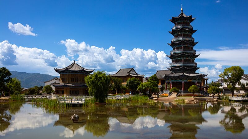 Discover_the_Enchanting_Jianchuan_Wood_Carving_Art_Town_in_Yunnan_Province_poster - News for amigos, by amigos Discover_the_Enchanting_Jianchuan_Wood_Carving_Art_Town_in_Yunnan_Province video poster