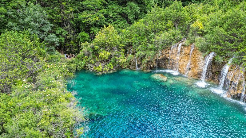 Discover_the_Enchanting_Lakes_and_Waterfalls_of_Shuzheng_Valley____poster - News for amigos, by amigos Discover_the_Enchanting_Lakes_and_Waterfalls_of_Shuzheng_Valley___ video poster