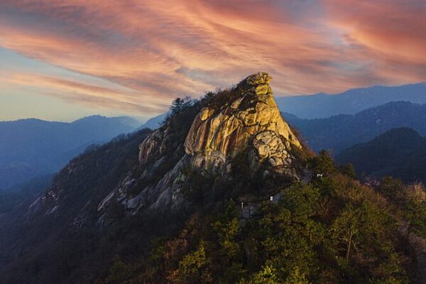 Discover the Enchanting Sea of Clouds at China’s Jigong Mountain Discover_the_Enchanting_Sea_of_Clouds_at_China_s_Jigong_Mountain video poster