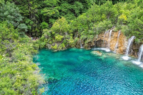 Discover_the_Hidden_Gem_of_Shuzheng_Valley__A_Journey_Through_Jiuzhaigou_s_Magical_Lakes____poster - News for amigos, by amigos Discover_the_Hidden_Gem_of_Shuzheng_Valley__A_Journey_Through_Jiuzhaigou_s_Magical_Lakes___ video poster