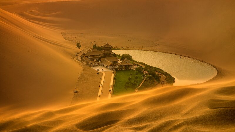 Discover_the_Magic_of_China_s_Crescent_Lake__An_Oasis_in_the_Desert_poster - News for amigos, by amigos Discover_the_Magic_of_China_s_Crescent_Lake__An_Oasis_in_the_Desert video poster