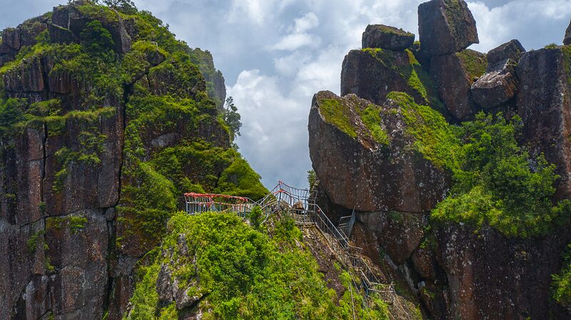 Discover_the_Magic_of_Hainan_s_Seven_Fairy_Lady_Mountain___poster-2 - News for amigos, by amigos Discover_the_Magic_of_Hainan_s_Seven_Fairy_Lady_Mountain__ video poster