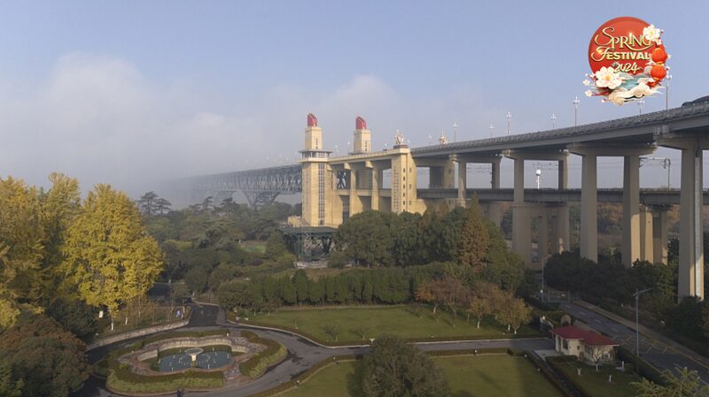 Discover_the_Majestic_Nanjing_Yangtze_River_Bridge__China_s_Engineering_Marvel___ video poster