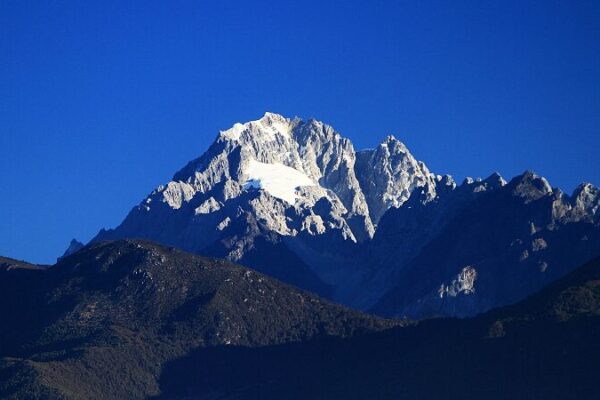 Discover_the_Majestic_Yulong_Snow_Mountain_in_Yunnan______ video poster