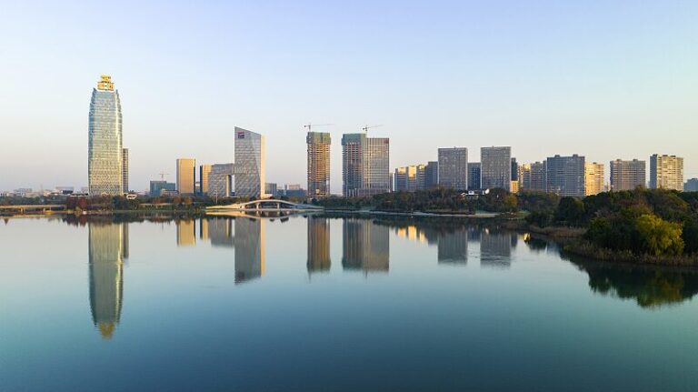 Discover_the_Sapphire_of_Tongxiang__Fenghuang_Lake_s_Enchanting_Beauty video poster