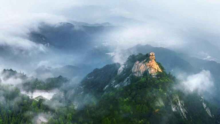 Discover_the_Snowy_Magic_of_Jigong_Mountain_in_Henan____ video poster