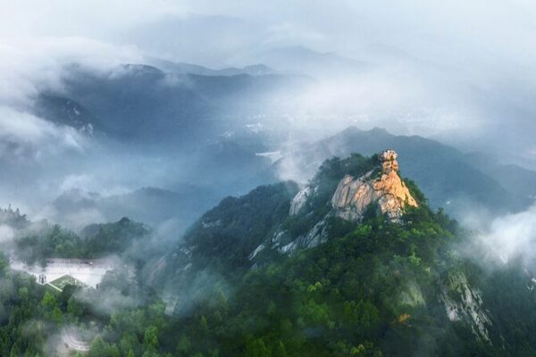 Discover the Snowy Wonderland of Jigong Mountain in Central China! ❄️🏔️ Discover_the_Snowy_Wonderland_of_Jigong_Mountain_in_Central_China______ video poster