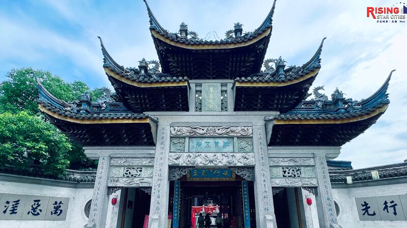 Discover_the_Timeless_Beauty_of_Huishan_Ancient_Town_s_Traditional_Roofs - News for amigos, by amigos Discover_the_Timeless_Beauty_of_Huishan_Ancient_Town_s_Traditional_Roofs