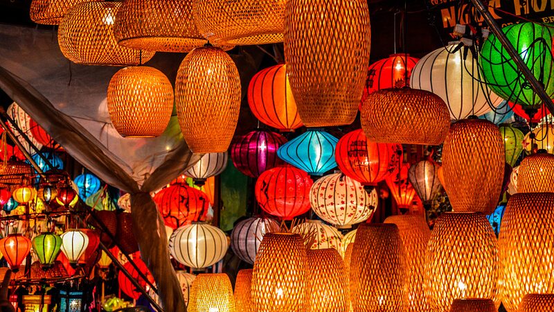 Discover_the_Timeless_Charm_of_Hoi_An__Vietnam_s_Lantern_Lit_Ancient_Town