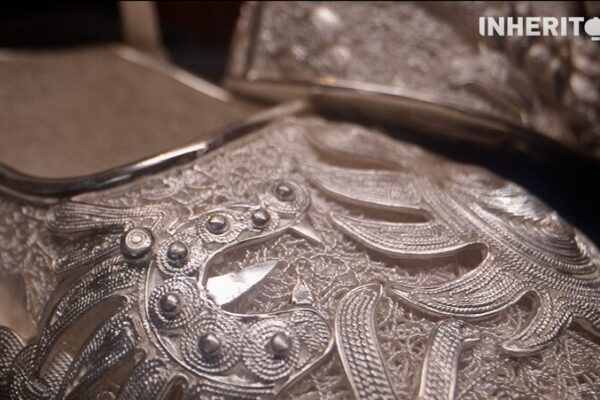 Discover the Tiny Wonders: The Microscopic Marvels of Miao Silver Art Discover_the_Tiny_Wonders__The_Microscopic_Marvels_of_Miao_Silver_Art
