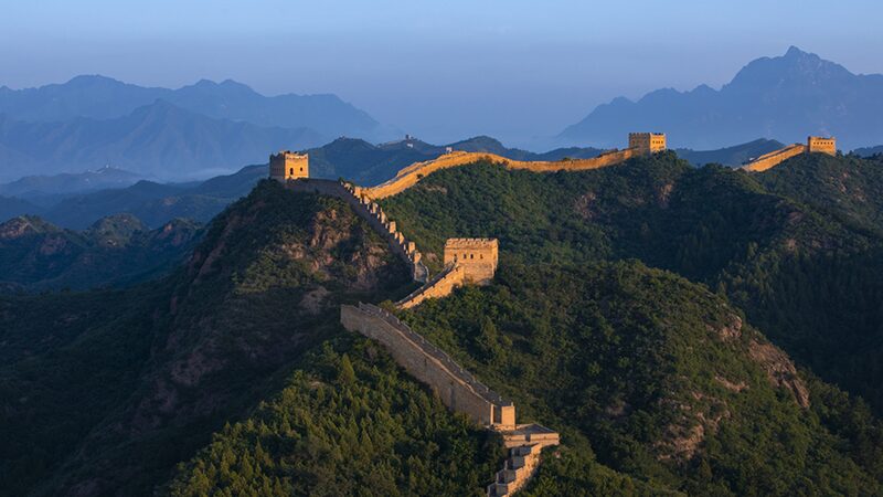 Discovering_the_Colors_and_Serenity_of_Jinshanling_Great_Wall___poster - News for amigos, by amigos Discovering_the_Colors_and_Serenity_of_Jinshanling_Great_Wall__ video poster