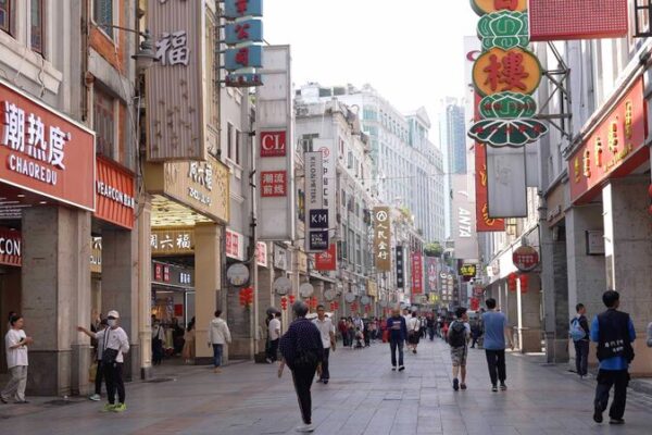 🌟 Dive into Shangxiajiu: Guangzhou’s Ultimate Spot for Eats and Treats! 🛍️🥟 __Dive_into_Shangxiajiu__Guangzhou_s_Ultimate_Spot_for_Eats_and_Treats_____