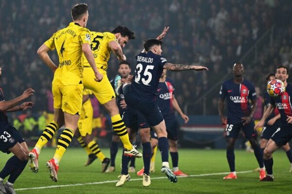 Dortmund’s Hummels Heads Them Into Champions League Final! ⚽🎉 Dortmund_s_Hummels_Heads_Them_Into_Champions_League_Final____
