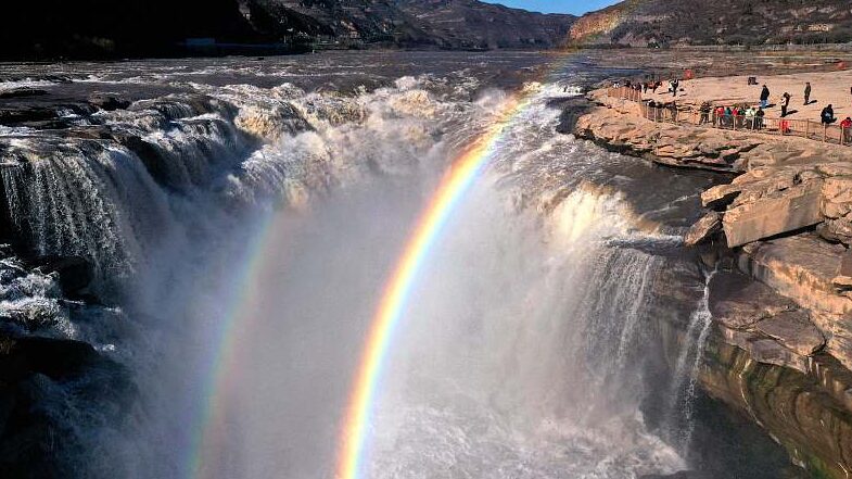 Double_Rainbow_Delight__Twin_Bows_Appear_Over_China_s_Hukou_Waterfall___ - News for amigos, by amigos Double_Rainbow_Delight__Twin_Bows_Appear_Over_China_s_Hukou_Waterfall___