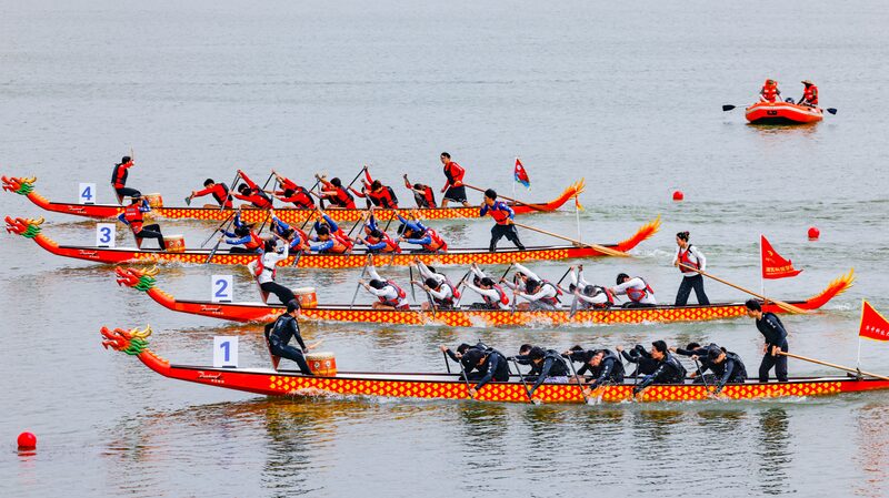 Dragon_Boats_Dominate_Wuhan_s_Dugonghu_Wetland_Park_in_Epic_Race______ - News for amigos, by amigos Dragon_Boats_Dominate_Wuhan_s_Dugonghu_Wetland_Park_in_Epic_Race______