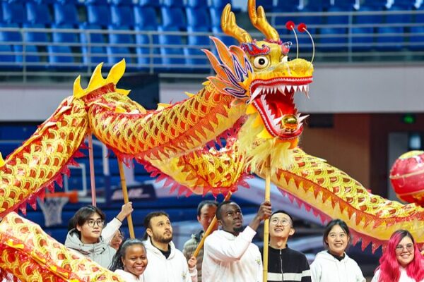 Dragon Dance Unites International Students in Nanjing 🎉 Dragon_Dance_Unites_International_Students_in_Nanjing__