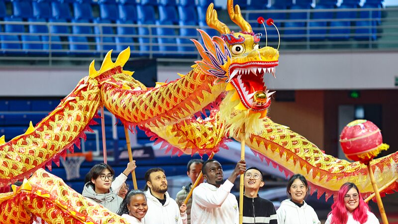 Dragon_Dance_Unites_International_Students_in_Nanjing__ - News for amigos, by amigos Dragon_Dance_Unites_International_Students_in_Nanjing__