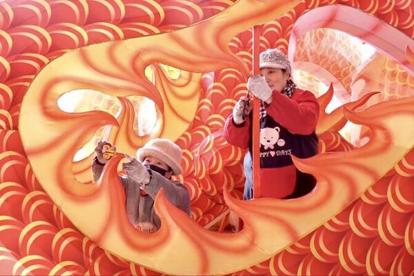 Dragon Lantern Craze Ignites Hengqu Village’s Lantern Boom Dragon_Lantern_Craze_Ignites_Hengqu_Village_s_Lantern_Boom video poster