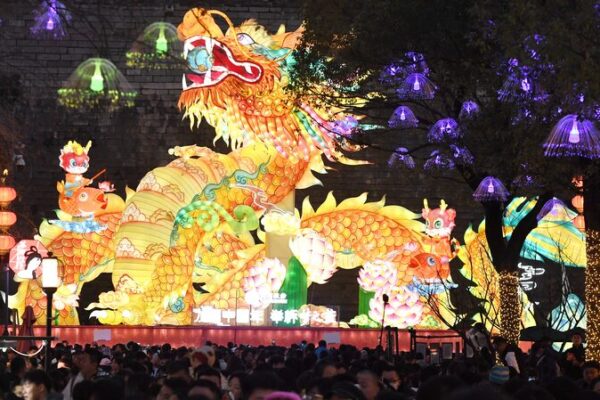 ✨ Dragon Lanterns Illuminate Nanjing’s Historic Streets for Spring Festival ✨ __Dragon_Lanterns_Illuminate_Nanjing_s_Historic_Streets_for_Spring_Festival__