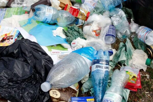 EU’s Bold Move to Slash Packaging Waste: Single-Use Plastics Out! ♻️🚫 EU_s_Bold_Move_to_Slash_Packaging_Waste__Single_Use_Plastics_Out_____