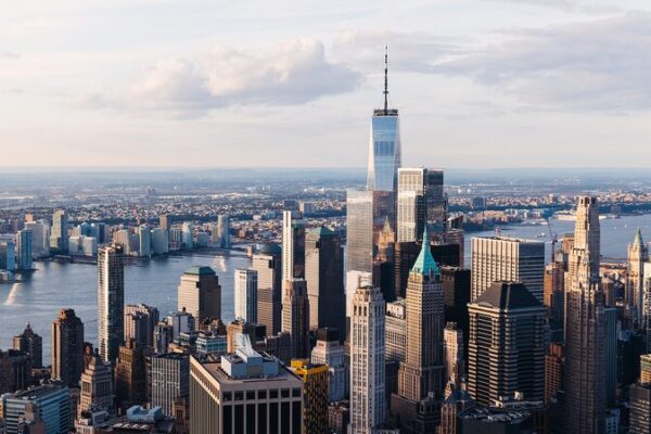 Economists Warn: US Policy Shifts May Shake Global Economy 🌍 Economists_Warn__US_Policy_Shifts_May_Shake_Global_Economy__