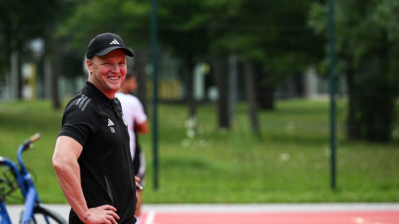 Eddie_Howe_Commits_to_Newcastle_Despite_England_Manager_Rumors___ - News for amigos, by amigos Eddie_Howe_Commits_to_Newcastle_Despite_England_Manager_Rumors___