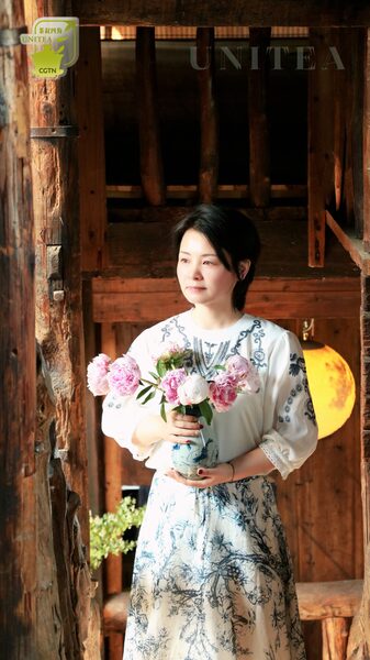 Elevate_Your_Tea_Time__The_Art_of_Blooming_Flowers_and_Serenity___ video poster