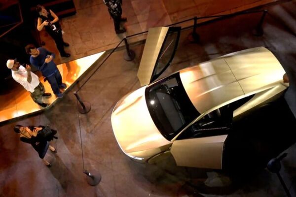 Elon Musk Unveils Futuristic Two-Door Robotaxi Set for 2026 Debut 🚖 Elon_Musk_Unveils_Futuristic_Two_Door_Robotaxi_Set_for_2026_Debut__