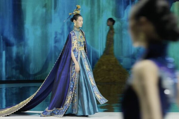 Embracing ‘China Chic’ at 2025 Fashion Week: Tradition Meets Trend Embracing__China_Chic__at_2025_Fashion_Week__Tradition_Meets_Trend video poster