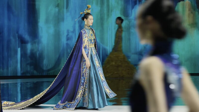 Embracing__China_Chic__at_2025_Fashion_Week__Tradition_Meets_Trend_poster - News for amigos, by amigos Embracing__China_Chic__at_2025_Fashion_Week__Tradition_Meets_Trend video poster