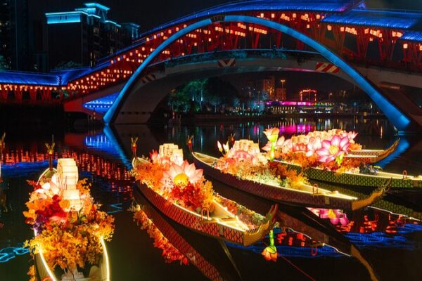 Enchanting Flower Boats Light Up Foshan’s Festive Nights 🌟 Enchanting_Flower_Boats_Light_Up_Foshan_s_Festive_Nights__