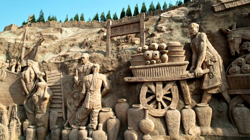 Epic_Mountain_Mural_in_China_Brings_Ancient_Kiln_Art_to_Life_____ - News for amigos, by amigos Epic_Mountain_Mural_in_China_Brings_Ancient_Kiln_Art_to_Life_____