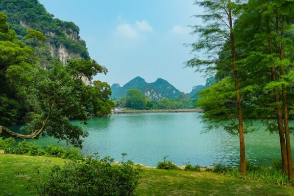 Escape to Longtan Park: Liuzhou City’s Urban Oasis 🌳 Escape_to_Longtan_Park__Liuzhou_City_s_Urban_Oasis__