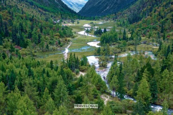 Escape to Muluozi: The Ultimate Camping Adventure in Sichuan’s Hidden Valley Escape_to_Muluozi__The_Ultimate_Camping_Adventure_in_Sichuan_s_Hidden_Valley