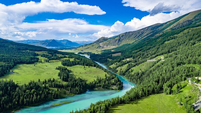 Escape_to_Wolong_Bay__Xinjiang_s_Enchanting_Summer_Retreat_poster - News for amigos, by amigos Escape_to_Wolong_Bay__Xinjiang_s_Enchanting_Summer_Retreat video poster