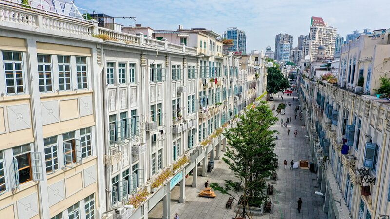 Experience_the_Vibrant_Charm_of_Xiamen_s_Zhongshan_Road_poster - News for amigos, by amigos Experience_the_Vibrant_Charm_of_Xiamen_s_Zhongshan_Road video poster