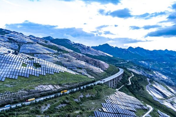 Experts Say EU’s Move to Limit China’s Green Tech Imports is a Big Mistake 🌿🚫 Experts_Say_EU_s_Move_to_Limit_China_s_Green_Tech_Imports_is_a_Big_Mistake___