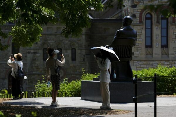 Extreme Heat Spikes Death Risk in Canada’s Big Cities ☀️⚠️ Extreme_Heat_Spikes_Death_Risk_in_Canada_s_Big_Cities_____