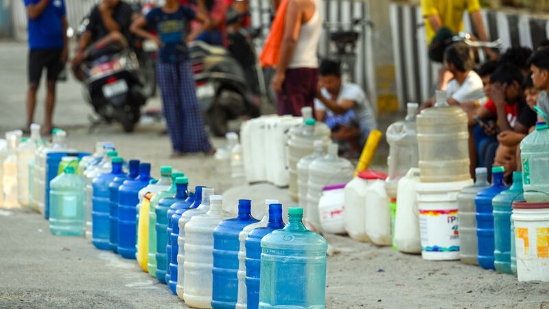 Extreme_Weather_Sweeps_the_Globe__Heat_Waves__Floods__and_Droughts_Hit_Hard