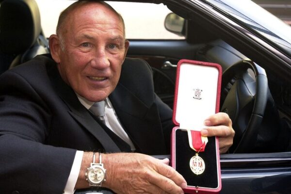 F1 Legends Gather to Honor Stirling Moss at Westminster Abbey F1_Legends_Gather_to_Honor_Stirling_Moss_at_Westminster_Abbey