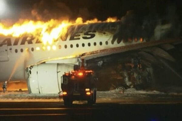 Fire Breaks Out on JAL Plane at Tokyo’s Haneda Airport 🚨✈️ Fire_Breaks_Out_on_JAL_Plane_at_Tokyo_s_Haneda_Airport____ video poster