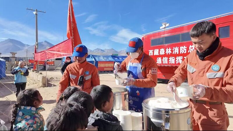 Firefighters_Cook_Up_Hope_for_Quake_Hit_Villagers_in_Xizang video poster