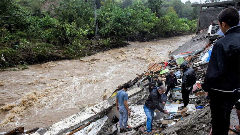 Flash_Flood_in_Iran_s_Jiroft_Leaves_15_Dead - News for amigos, by amigos __Flash_Flood_in_Iran_s_Jiroft_Leaves_15_Dead