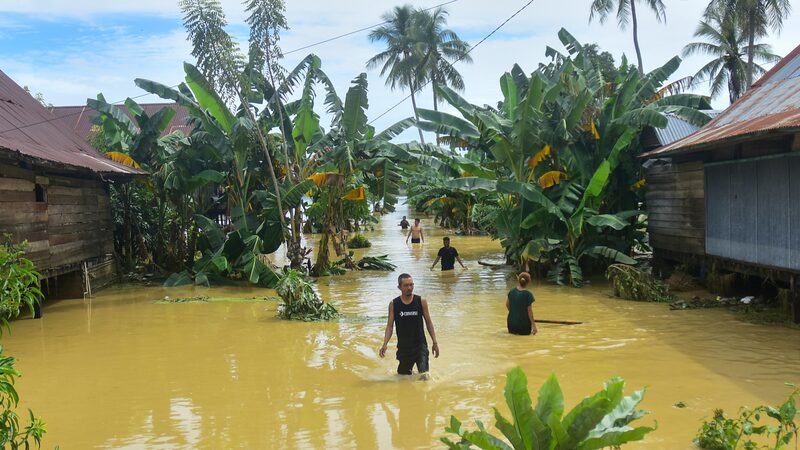 Flooding_and_Landslides_in_Indonesia_s_South_Sulawesi_Claim_15_Lives___ - News for amigos, by amigos Flooding_and_Landslides_in_Indonesia_s_South_Sulawesi_Claim_15_Lives___